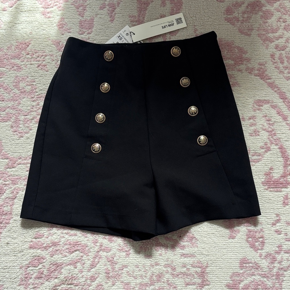 Zara Women's High-Waist Black Button-Front Shorts